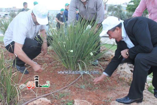  كفرقاسم - فيديو: الرئيس عادل بدير  الأيدي المتوضئة تُعمر وتحمي البلد واهله  و يشارك شباب الحرسة الاعمال التطوعية التنظيفية في مدخل البلدة